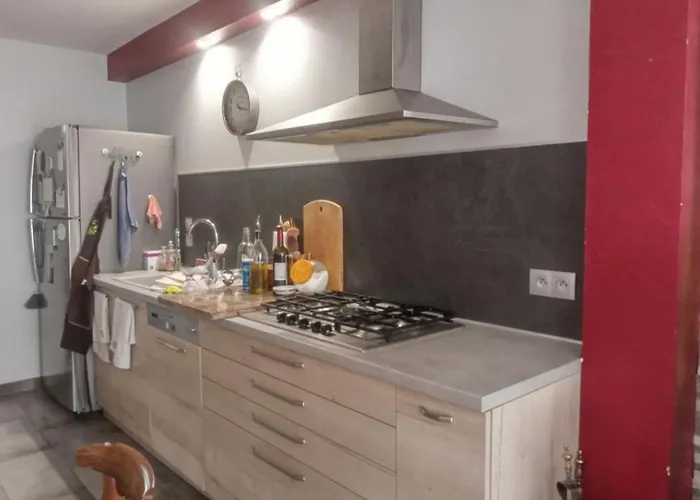 Дом отдыха Maison Entre Et Montagne Pollestres